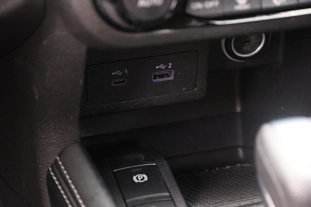 Nissan Kicks Vehicle Image 18