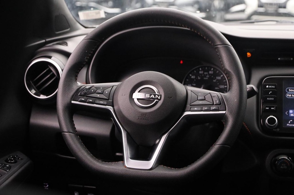 Nissan Kicks Vehicle Image 22