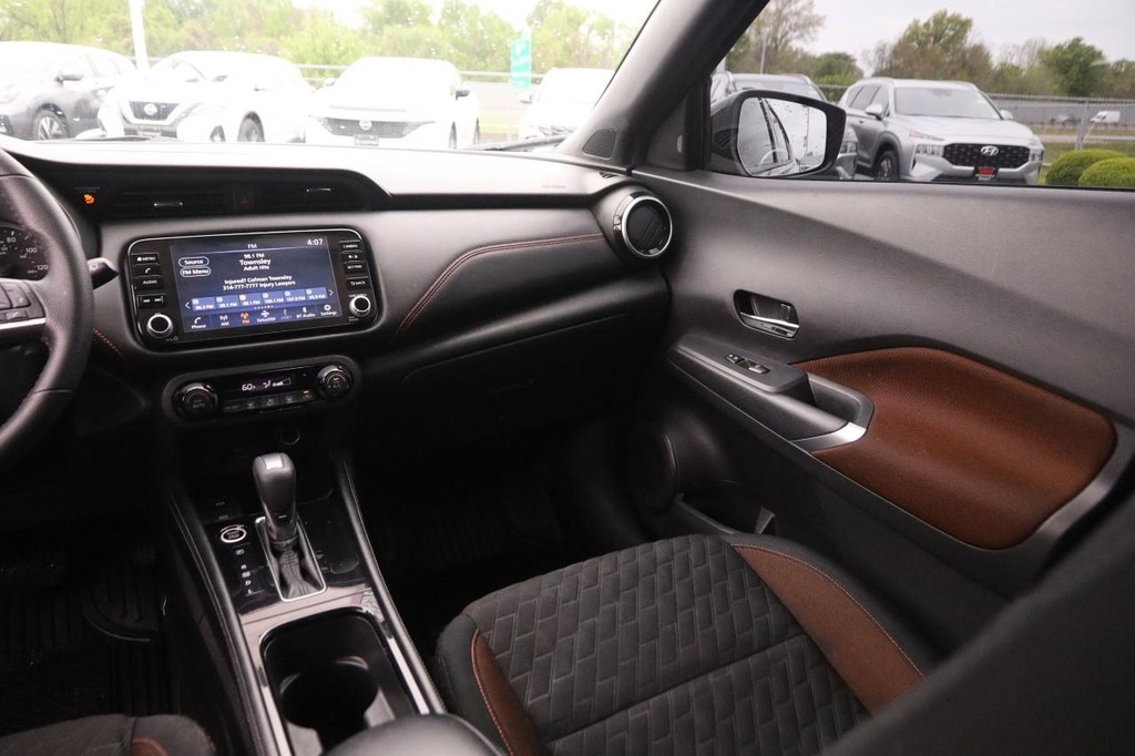 Nissan Kicks Vehicle Image 24