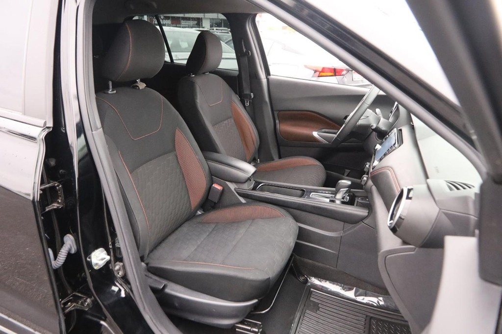 Nissan Kicks Vehicle Image 25