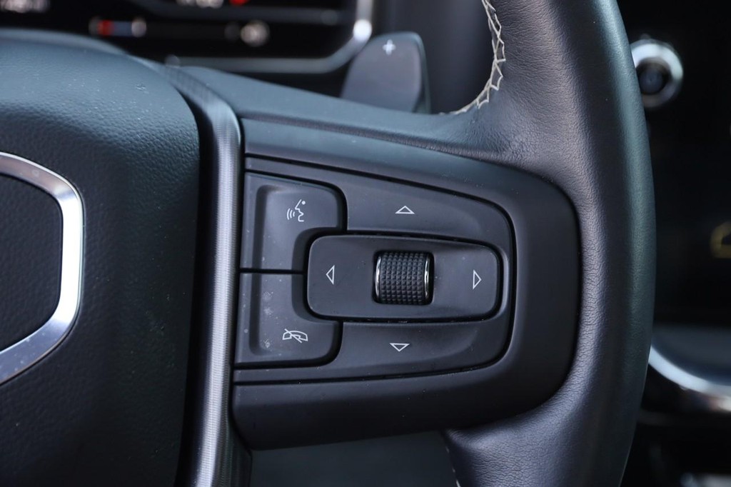 GMC Sierra 1500 Vehicle Full-screen Gallery Image 14