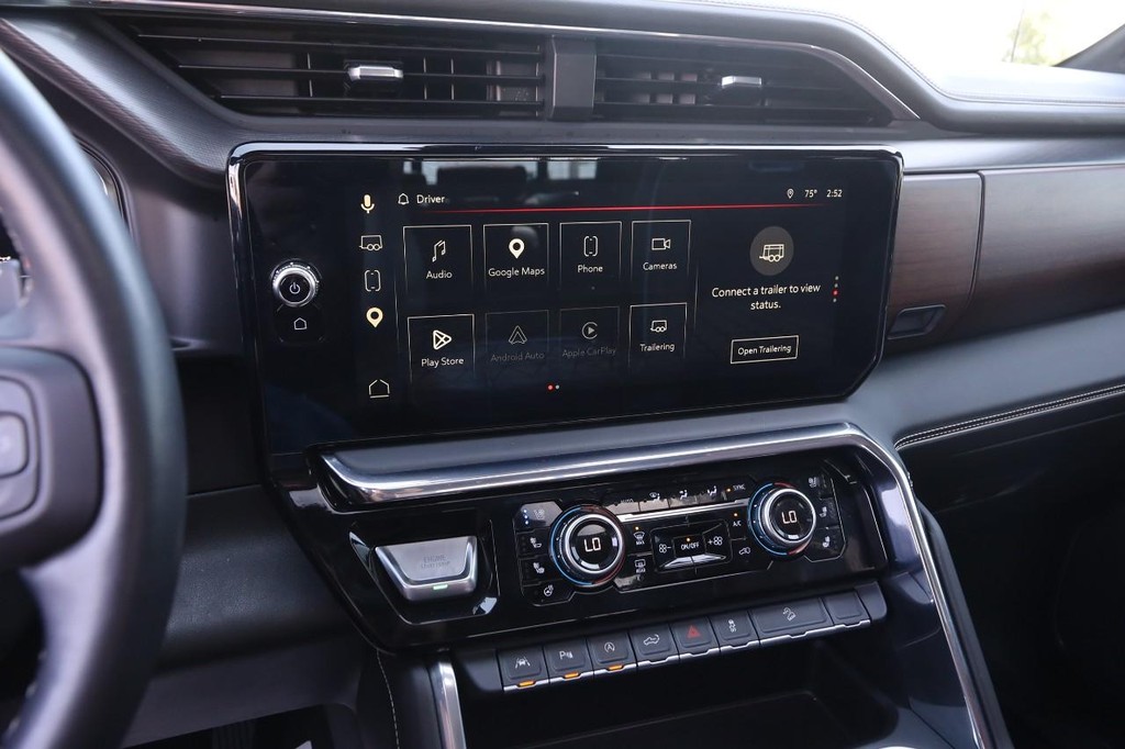 GMC Sierra 1500 Vehicle Full-screen Gallery Image 17