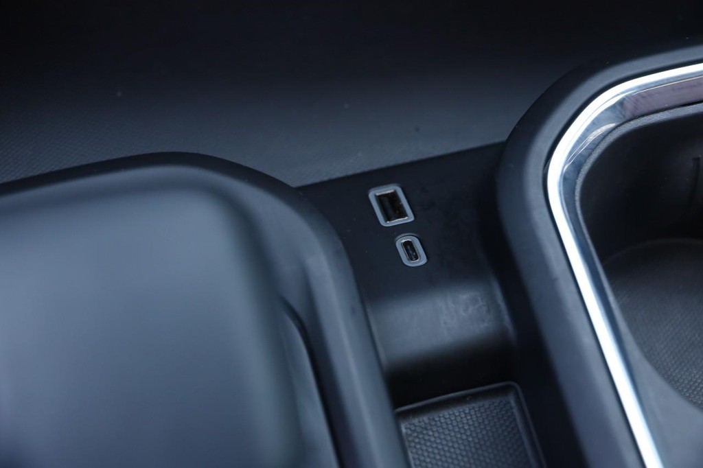 GMC Sierra 1500 Vehicle Full-screen Gallery Image 21