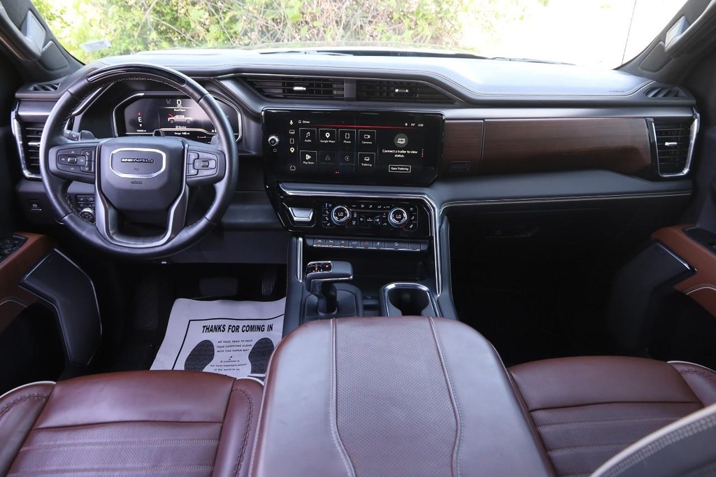 GMC Sierra 1500 Vehicle Full-screen Gallery Image 24