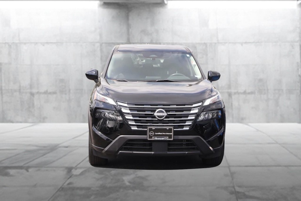 Nissan Rogue Vehicle Image 04