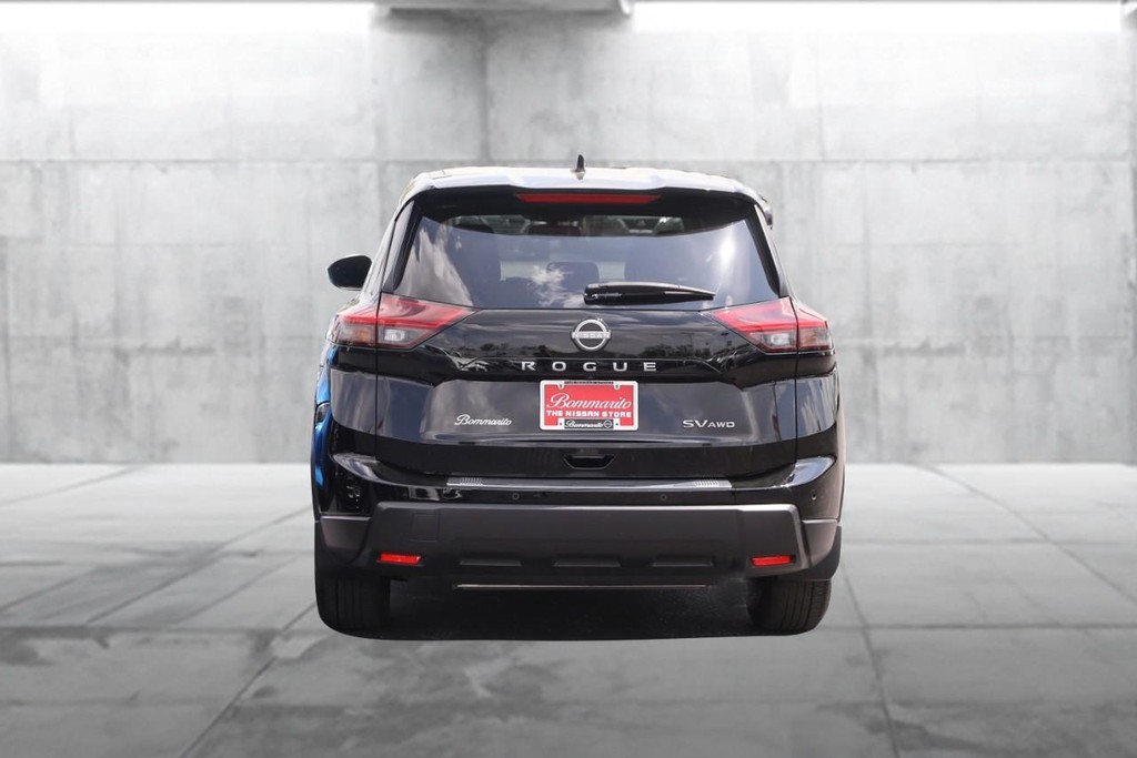 Nissan Rogue Vehicle Image 06