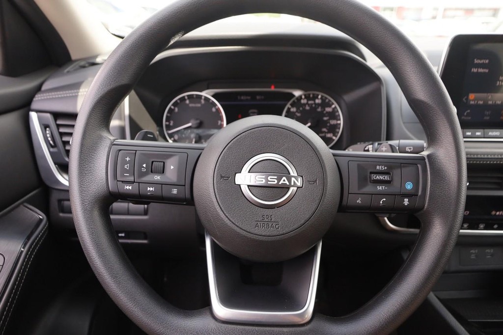 Nissan Rogue Vehicle Image 11