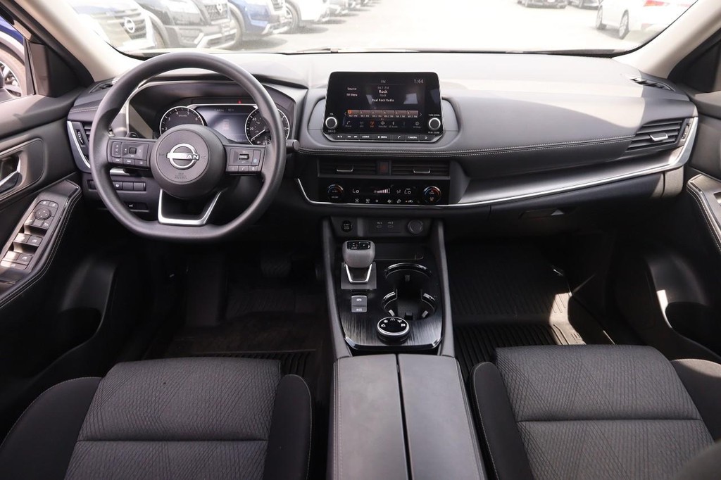 Nissan Rogue Vehicle Image 21