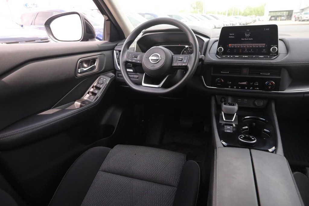 Nissan Rogue Vehicle Image 22