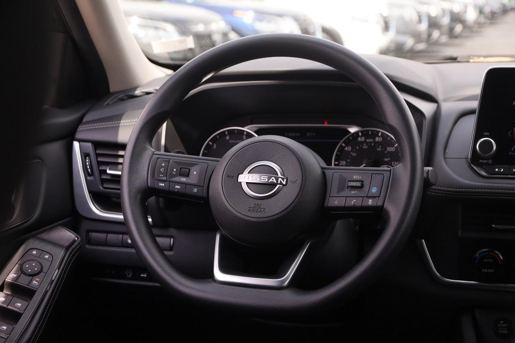 Nissan Rogue Vehicle Image 23