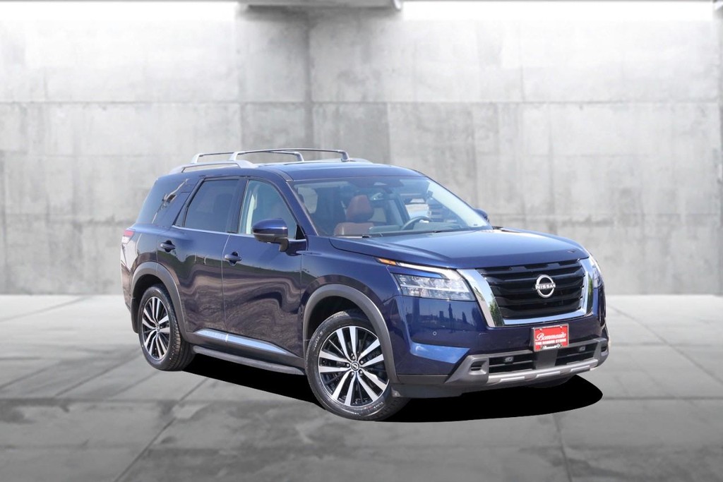 Nissan Pathfinder Vehicle Full-screen Gallery Image 2