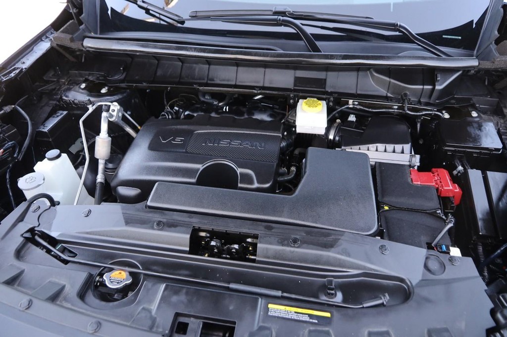 Nissan Pathfinder Vehicle Full-screen Gallery Image 30