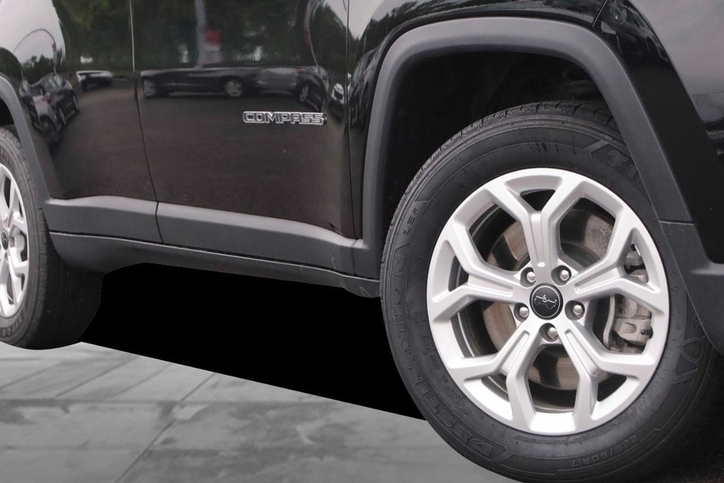 Jeep Compass Vehicle Image 03