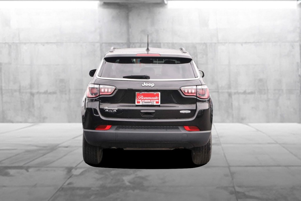 Jeep Compass Vehicle Image 06