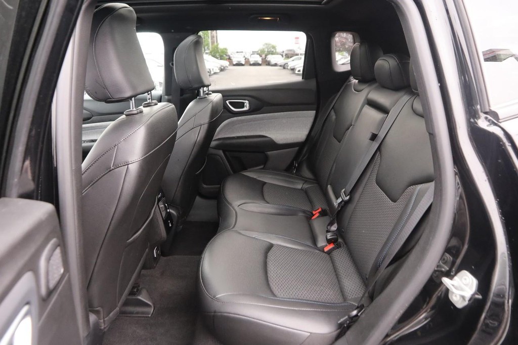 Jeep Compass Vehicle Image 10