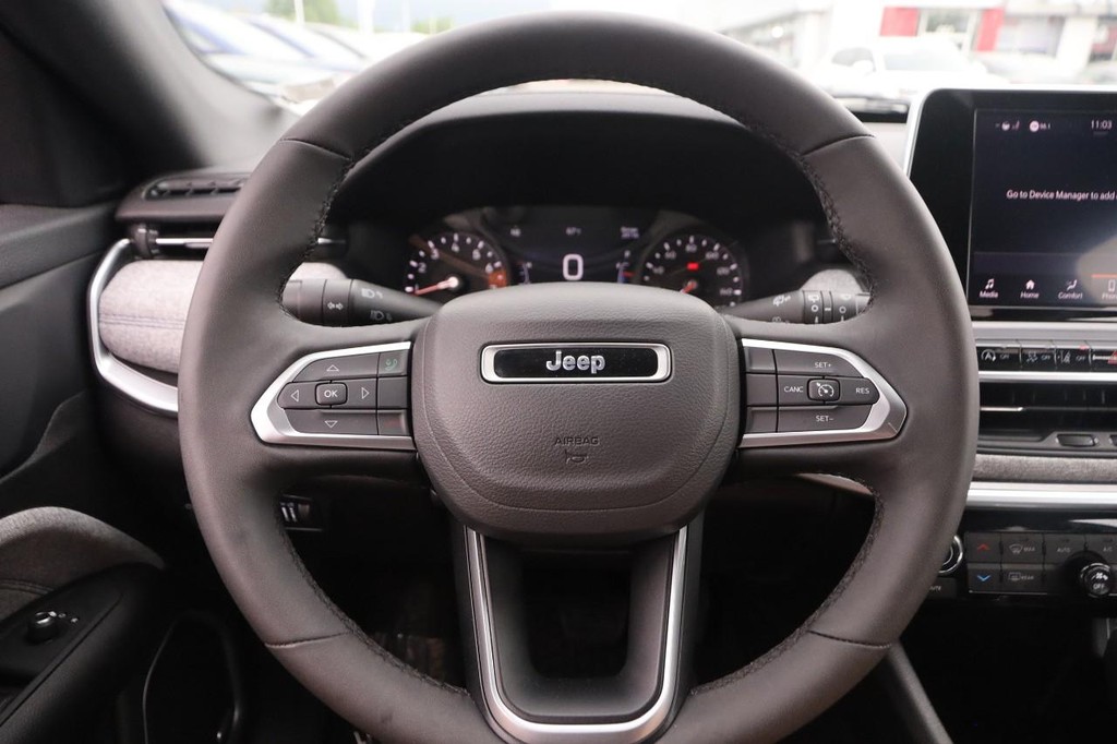 Jeep Compass Vehicle Image 11