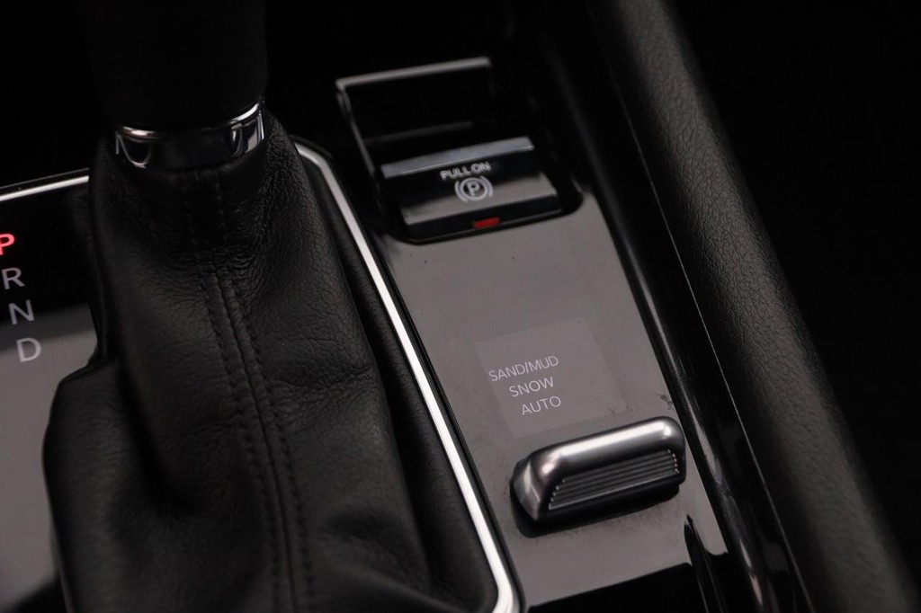 Jeep Compass Vehicle Image 20