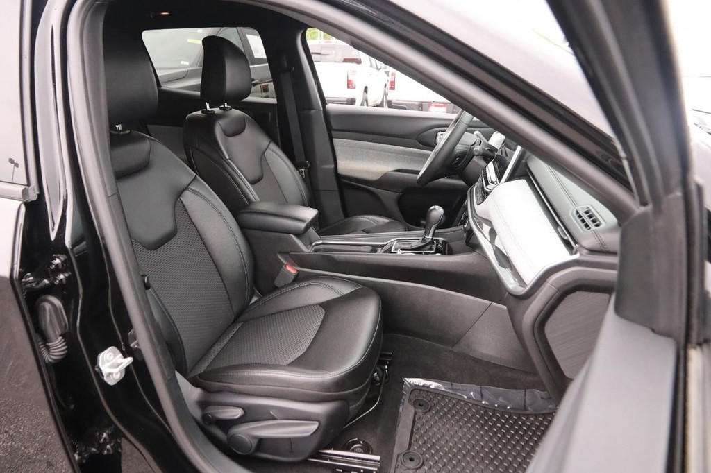 Jeep Compass Vehicle Image 27