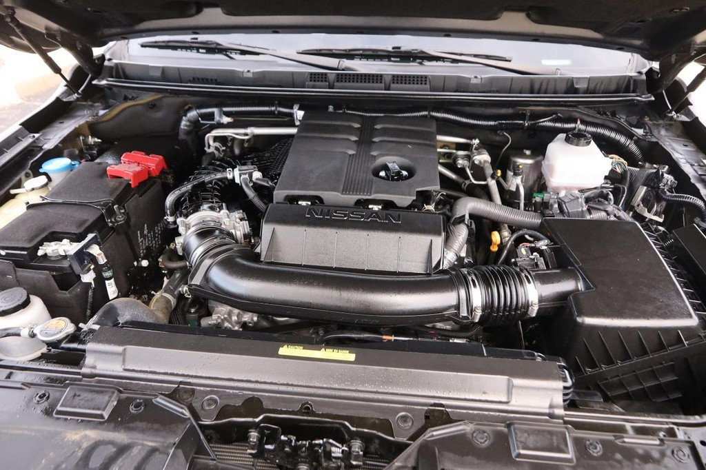 Nissan Frontier Vehicle Full-screen Gallery Image 26
