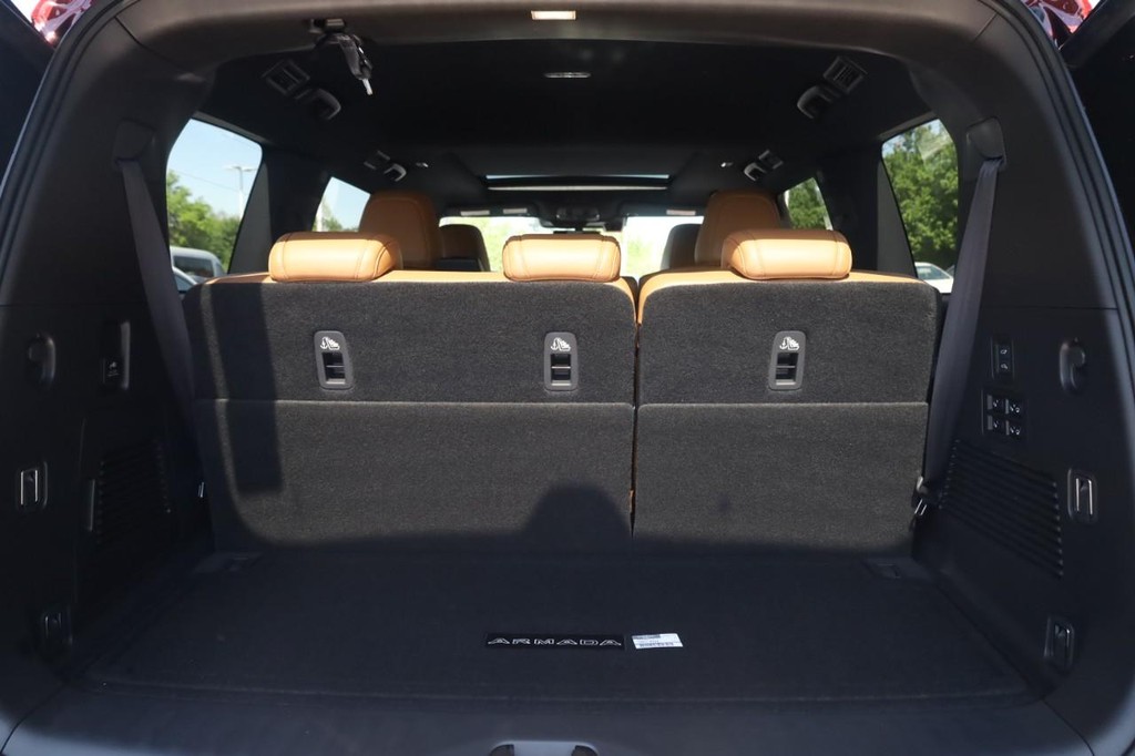 Nissan Armada Vehicle Image 24