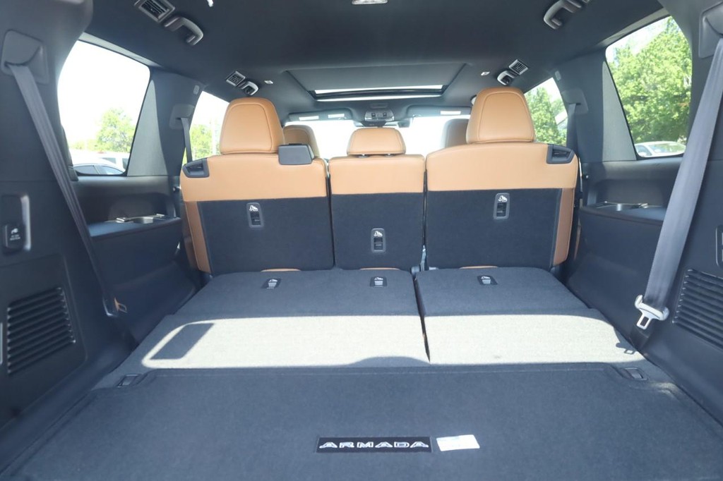 Nissan Armada Vehicle Image 26