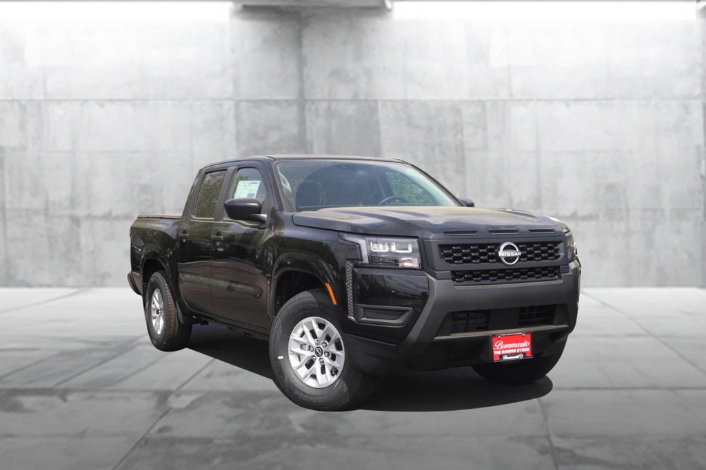 Nissan Frontier Vehicle Image 02