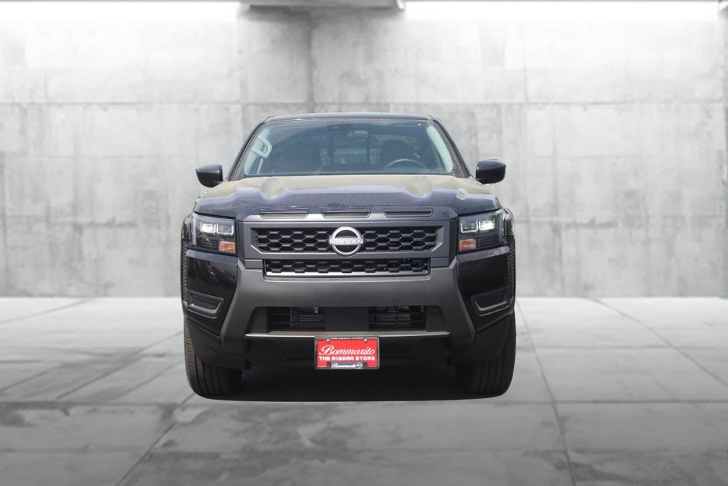 Nissan Frontier Vehicle Image 04