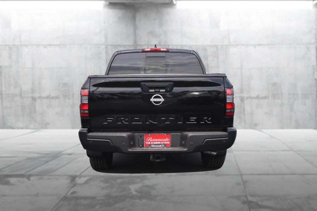 Nissan Frontier Vehicle Image 06