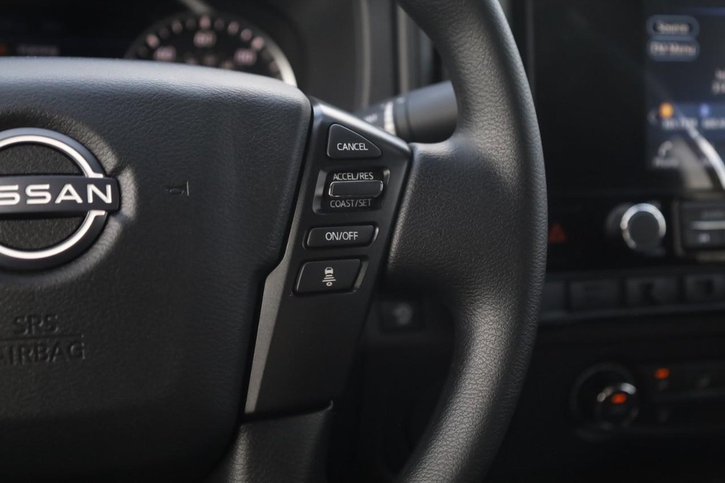 Nissan Frontier Vehicle Image 09