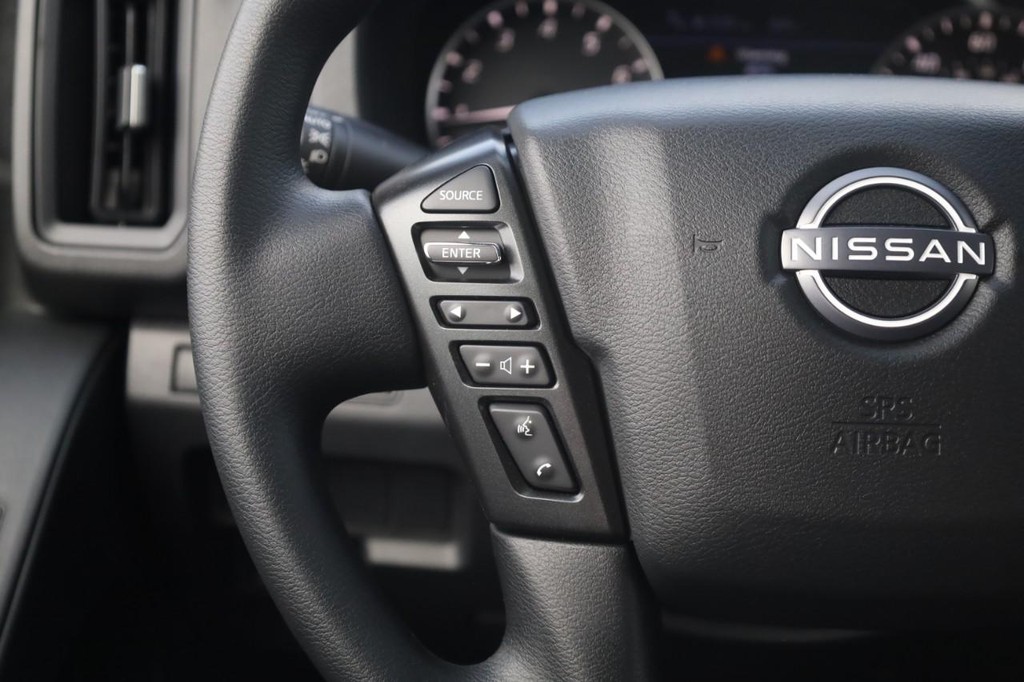 Nissan Frontier Vehicle Image 10