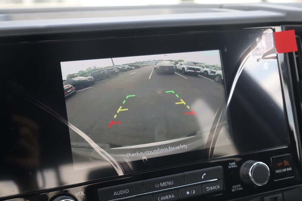 Nissan Frontier Vehicle Image 15