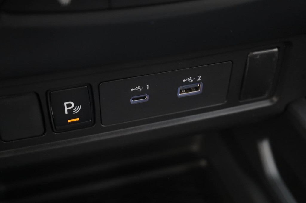 Nissan Frontier Vehicle Image 17