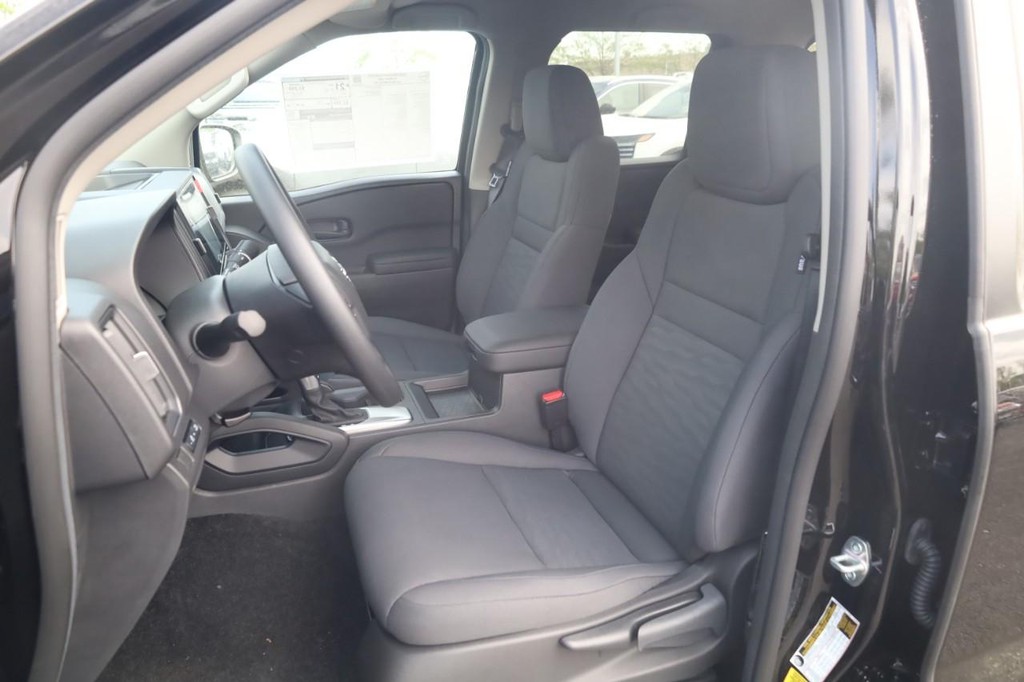 Nissan Frontier Vehicle Image 19