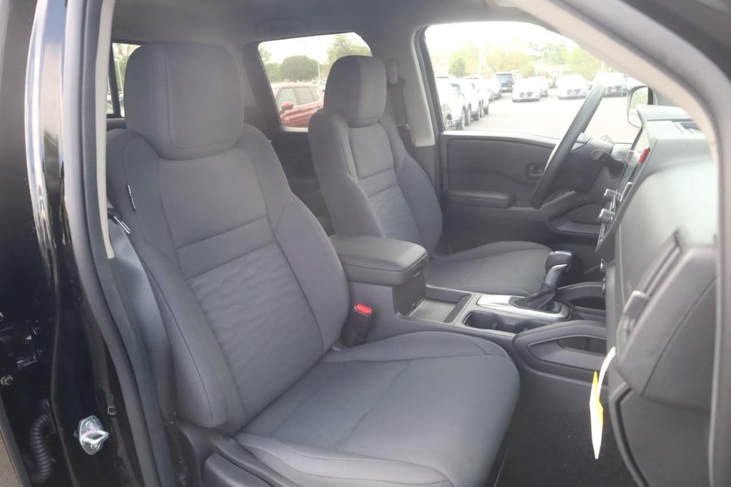 Nissan Frontier Vehicle Image 20