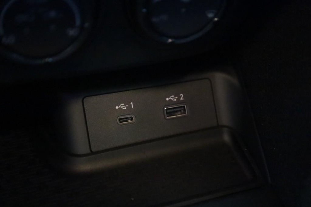 Nissan Z Vehicle Image 14