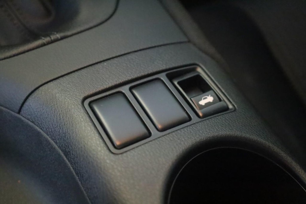 Nissan Z Vehicle Image 16