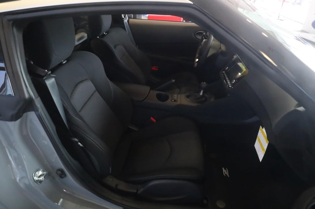 Nissan Z Vehicle Image 19