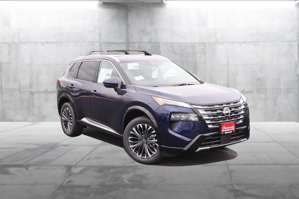 Nissan Rogue Vehicle Image 02