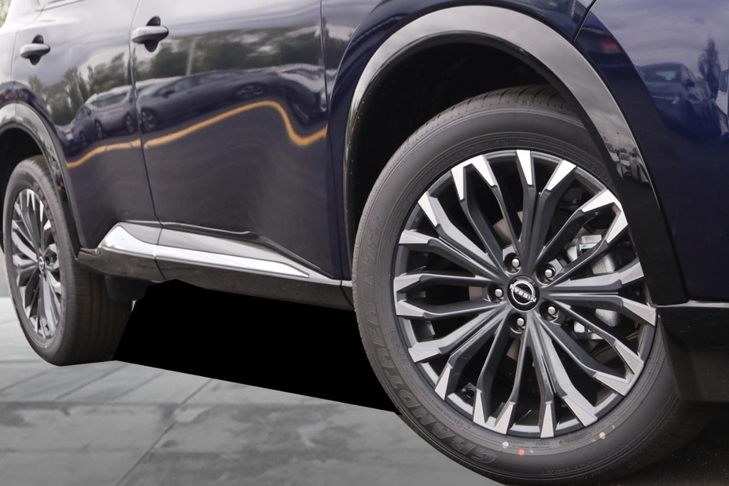 Nissan Rogue Vehicle Image 03