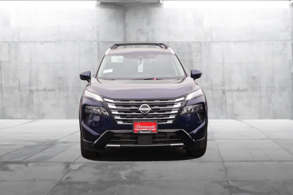 Nissan Rogue Vehicle Image 04