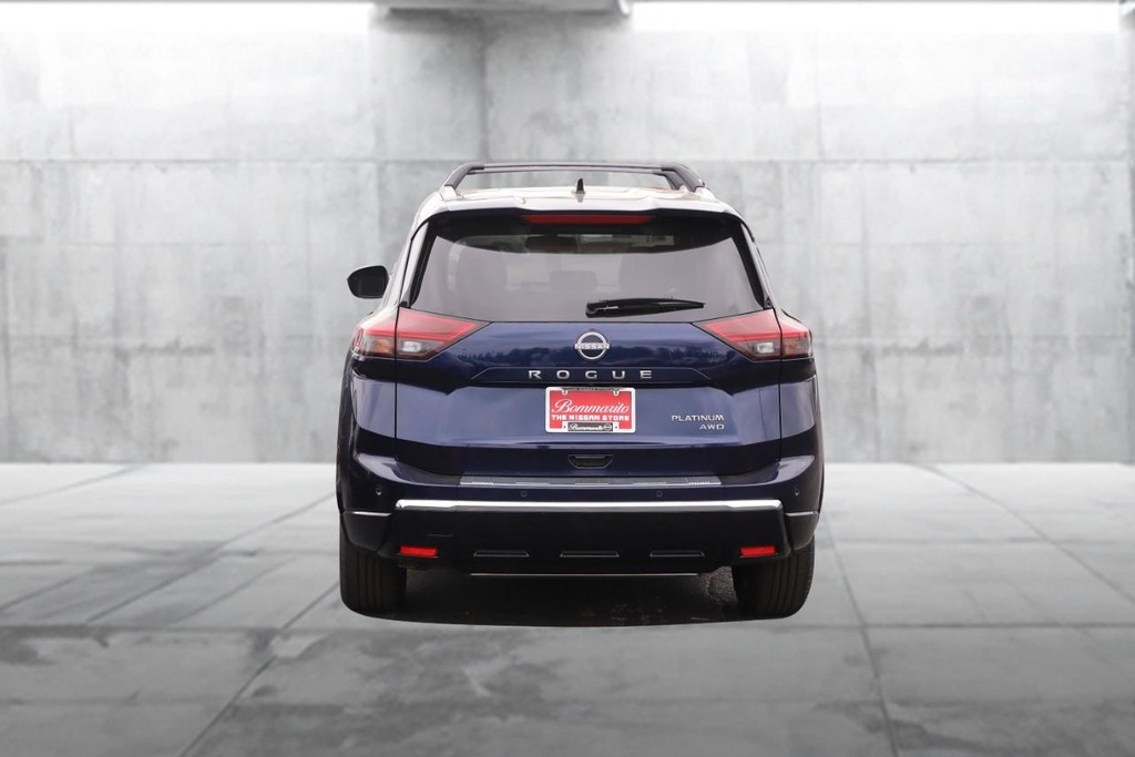 Nissan Rogue Vehicle Image 06