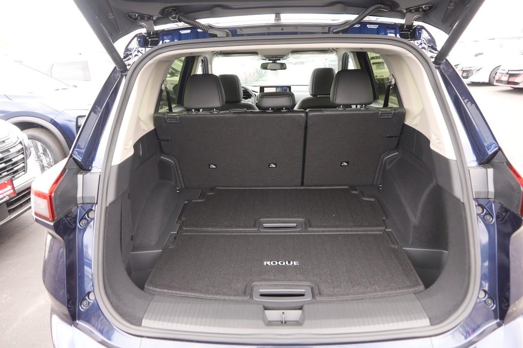 Nissan Rogue Vehicle Image 07