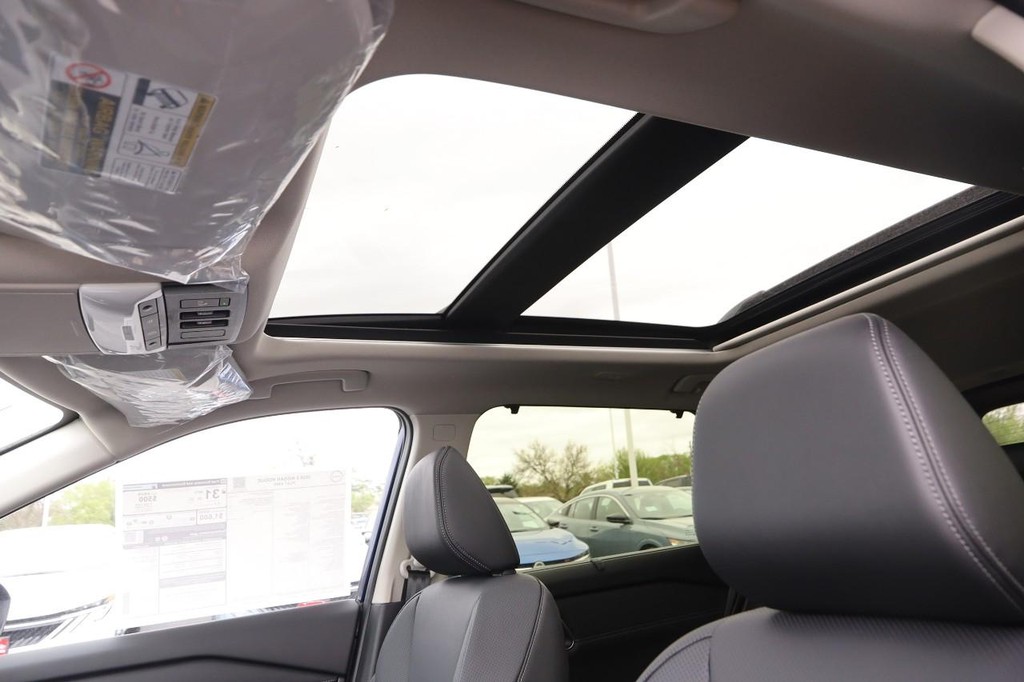 Nissan Rogue Vehicle Image 09