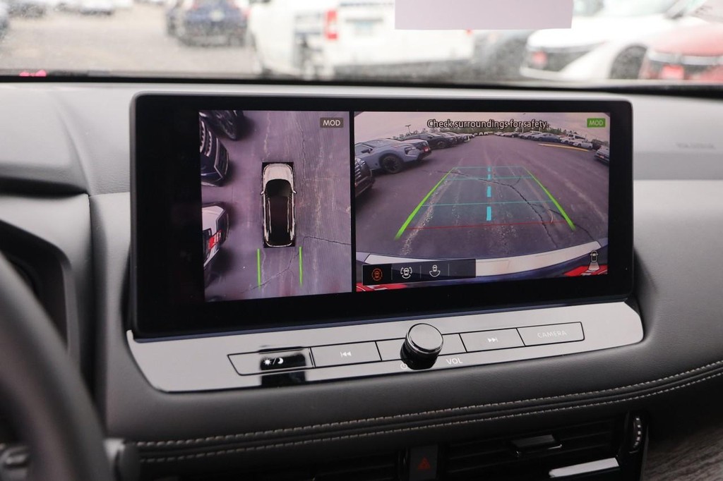 Nissan Rogue Vehicle Image 19