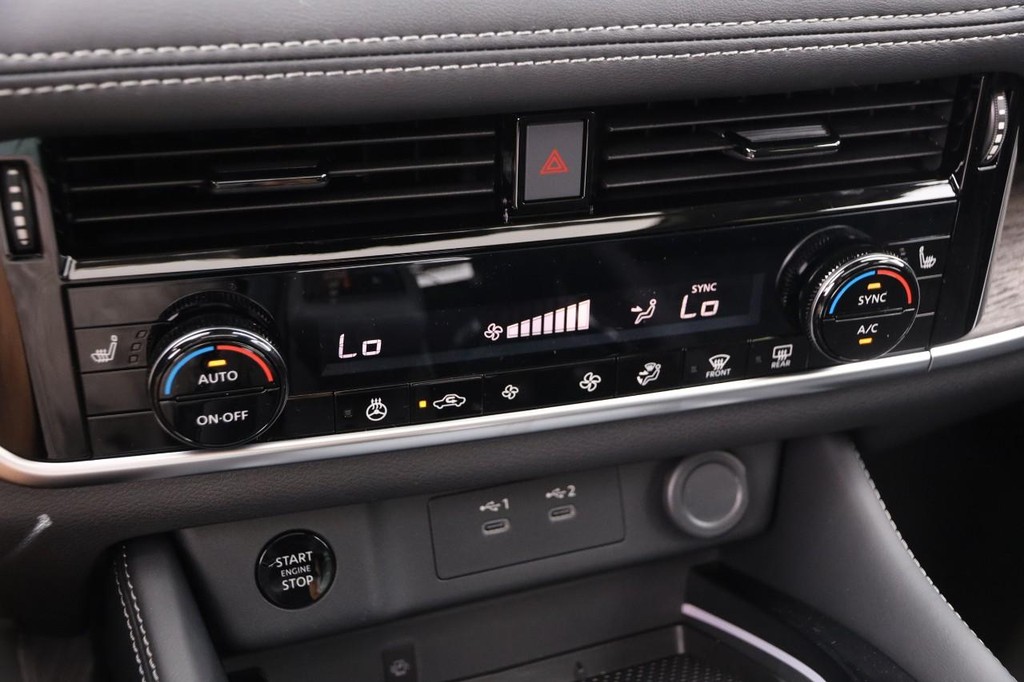 Nissan Rogue Vehicle Image 20