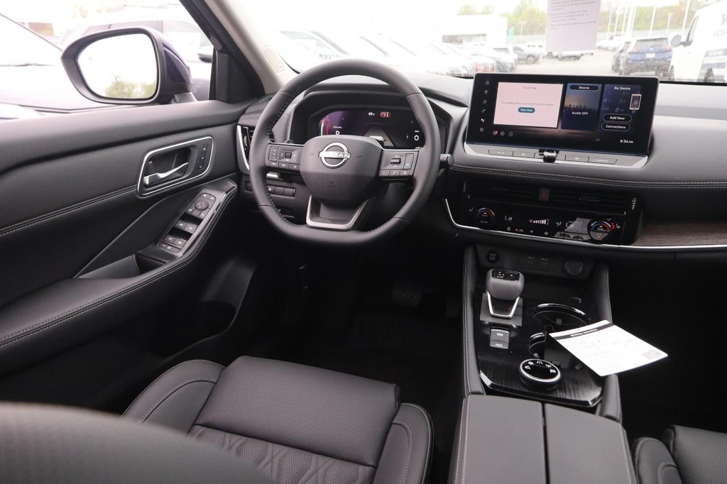 Nissan Rogue Vehicle Image 25