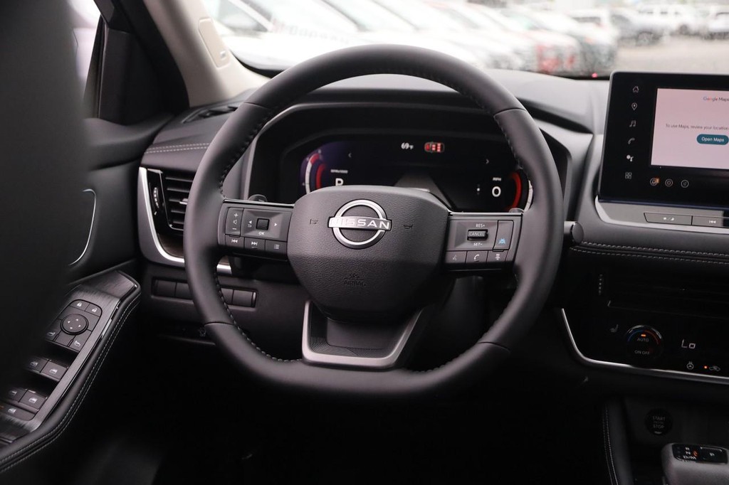 Nissan Rogue Vehicle Image 26