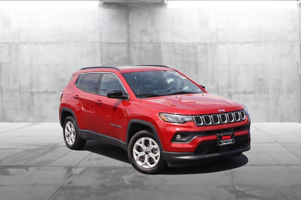 Jeep Compass Vehicle Image 02