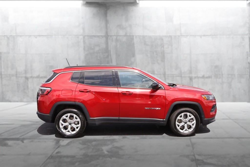 Jeep Compass Vehicle Image 05