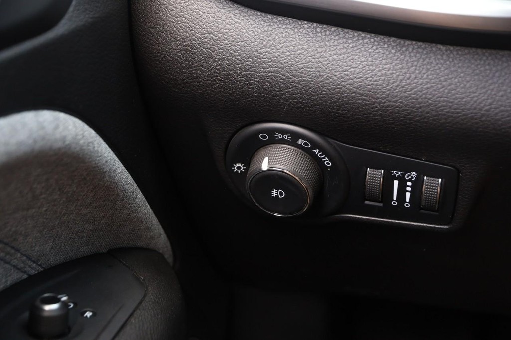 Jeep Compass Vehicle Image 20